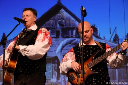 Ples in glasba izpod kamniških planin v izvedbi Folklorne skupine Kamnik in njihovih prijateljev  (56)